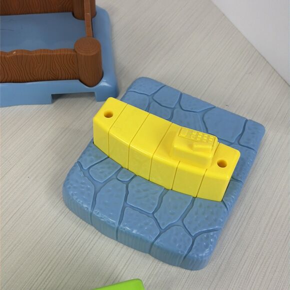 1996 Tyco Sesame Street Snack Stand Juice Factory + 2 Cars Elmos RC Railroad - Picture 4 of 8